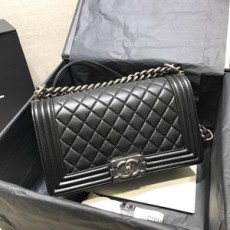 샤넬 2019 SS 캐비어 퀄팅 보이백 미듐 미러급