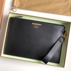 버버리 2019 SS 로고 레더 지퍼 클러치백 80146991