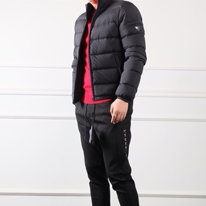프라다 2019 SS 지퍼포켓 삼각로고 남성 패딩