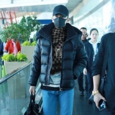 루이비통 2019 SS 체크 로고 남성 머플러