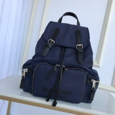 버버리 2019 SS 가죽패치 벨트버클 포켓 백팩