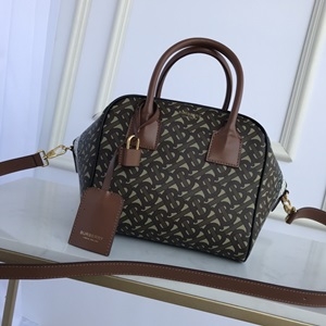 버버리 2019 SS TB로고 삼선 큐브 토트백
