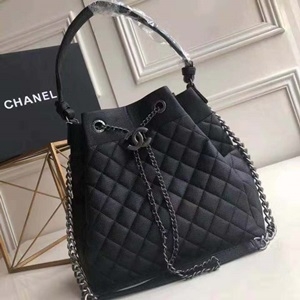 샤넬 카프스킨 퀄팅 블랙로고 체인 버킷백 8910