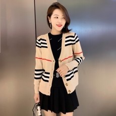 버버리 2020 SS 체크 니트 가디건 주름치마 여성 세트