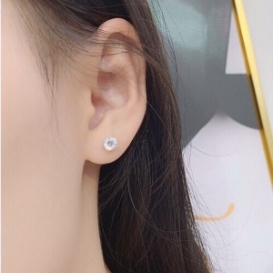 티파니 2020 SS 큐빅 실버 귀걸이