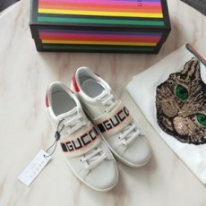 구찌 로고 줄무늬 레드텝 화이트 커플 슈즈 업뎃버젼