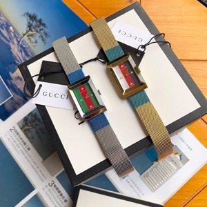 구찌 2019 SS 벌캐릭터 삼선 시계판 시계