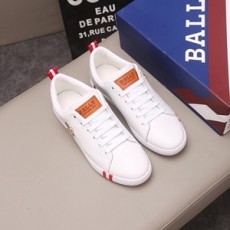 발리 2020 SS B로고 라인 남성 슈즈