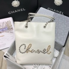 샤넬 2020 SS 체인로고 포켓 화이트 숄더백 커스텀급
