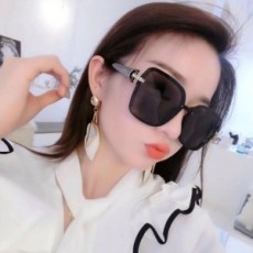 샤넬 2020 SS 캐릭터 큐빅 여성 선글라스