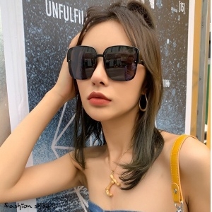 디올 2020 SS 스터드 로고 여성 선글라스