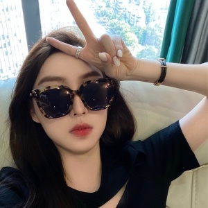 젠틀몬스터 2020 SS 캐릭터 로고 여성 선글라스