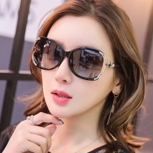 샤넬 2020 SS 플라워장식 여성 선글라스