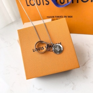 루이비통 LOUIS VUITTON 2020 SS 실버 로고 링 목걸이