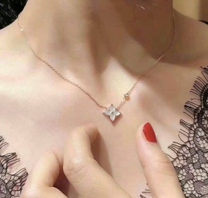 루이비통 LOUIS VUITTON 2020 SS 플라워 캐릭터 목걸이