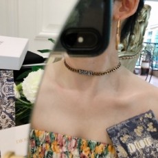 디올 DIOR 2020 SS 진주장식 로고 링 귀걸이