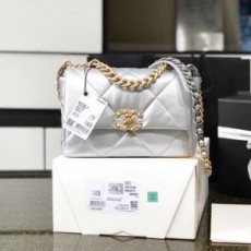 샤넬 CHANEL 2020 SS 빈티지 19백 플랩 제니백 커스텀급