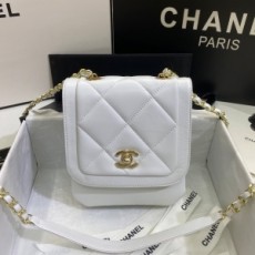 샤넬 CHANEL 2020 SS 램스킨 퀄팅 미니 크로스백 커스텀급