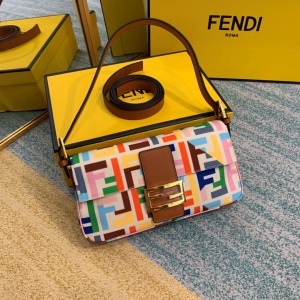펜디 FENDI 2020 SS 멀티 F로고 스트랩 숄더백 FD2232 커스텀급