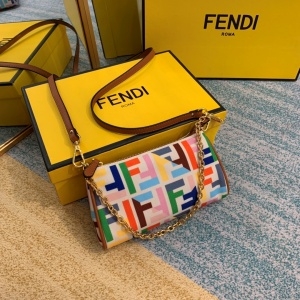 펜디 FENDI 2020 SS 멀티 F로고 체인 크로스백 FD2261 커스텀급