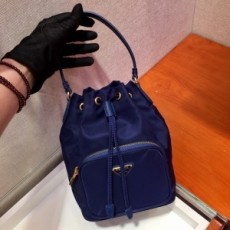 프라다 PRADA 2020 SS 나일론 포켓 버킷백 1BH1864 커스텀급