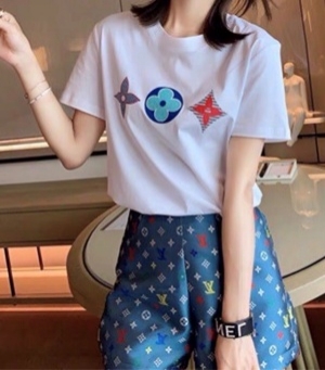 루이비통 LOUIS VUITTON 2020 SS 반팔티 반바지 여성 세트