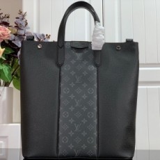 루이비통 LOUIS VUITTON 2020 SS 모노그램 블랙 아웃도어 토트백 M30431 커스텀급