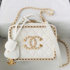 샤넬 CHANEL 2020 SS 퀄팅 체인장식 카메라백 커스텀급
