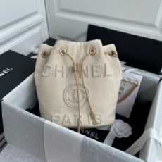 샤넬 CHANEL 2020 SS CC 진주로고 체인 버킷 숄더백 커스텀급