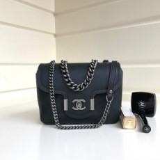 샤넬 CHANEL 2020 SS 퀄팅 버클 체인 미니 크로스백 커스텀급