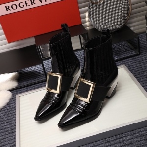 로저비비에 ROGER VIVIER 2020 SS 금속버클 여성 쇼트부츠