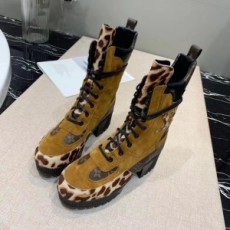 루이비통 LOUIS VUITTON 2020 SS 스웨이드 호피 여성 쇼트부츠