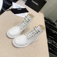 샤넬 CHANEL 2020 SS CC 각인로고 여성 쇼트부츠