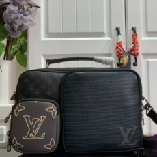루이비통 LOUIS VUITTON 2020 SS 모노그램 메신저 멀티 포켓 크로스백 M45457 커스텀급