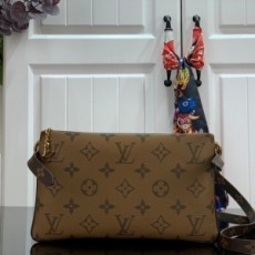 루이비통 LOUIS VUITTON 2020 SS 모노그램 포쉐트 더블집 파우치백 M63919 커스텀급
