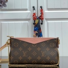 루이비통 LOUIS VUITTON 2020 SS 팔라스 클러치 크로스백 M44037 커스텀급