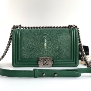 샤넬 CHANEL 2020 SS 구라미무늬 그린 보이백 미듐 미러급