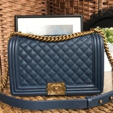 샤넬 CHANEL 2020 SS 캐비어 네이비 보이백 뉴라지 67086 미러급