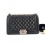 샤넬 CHANEL 2020 SS 캐비어 퀄팅 블랙 보이백 미듐 67086 미러급