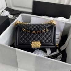 샤넬 CHANEL 2020 SS 램스킨 퀄팅 로고스트랩 보이백 미러급
