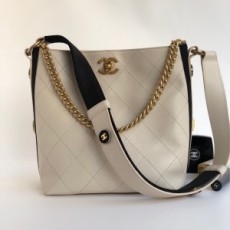 샤넬 CHANEL 2020 SS 퀄팅 스트랩 체인 아이보리 악세사리 쇼퍼백 미러급