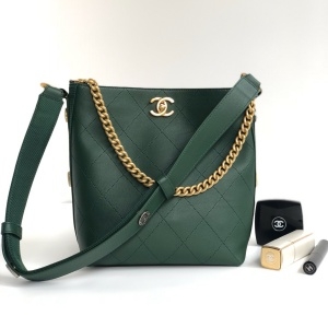 샤넬 CHANEL 2020 SS 퀄팅 스트랩 체인 그린 악세사리 쇼퍼백 미러급