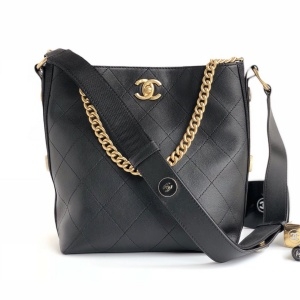 샤넬 CHANEL 2020 SS 퀄팅 스트랩 체인 블랙 악세사리 쇼퍼백 미러급