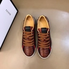 구찌 GUCCI 2020 SS 삼선 악어가죽무늬 브라운 남성 슈즈
