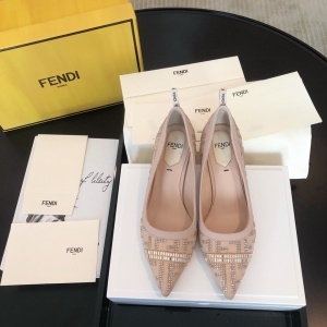 펜디 FENDI 2020 SS 큐빅 펄 로고 블랙굽 여성 슈즈