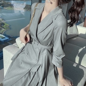 디올 DIOR 2020 벨트장식 카라 주름 여성 원피스