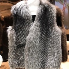 디올 DIOR 2020 SS 실버여우퍼 가죽끈장식 여성 조끼