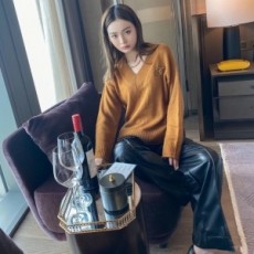 샤넬 CHANEL 2020 SS 브이넥 CC로고 여성 니트
