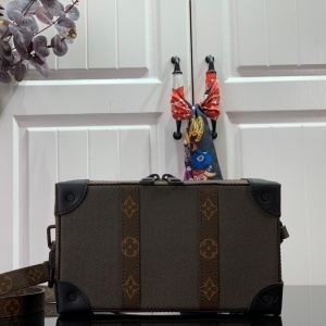 루이비통 LOUIS VUITTON 2020 SS 소프트 트렁크 월릿 크로스백 M30697 커스텀급
