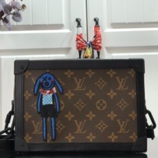 루이비통 LOUIS VUITTON 2020 SS 모노그램 캐릭터 자수 체인 트렁크백 M45619 커스텀급